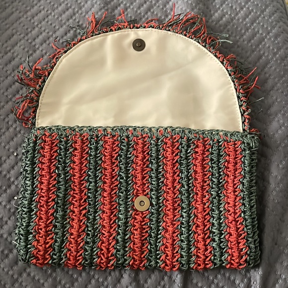 Women’s Clutch - Picture 2 of 8